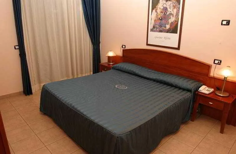 Holiday Palace Nicolosi İtalya