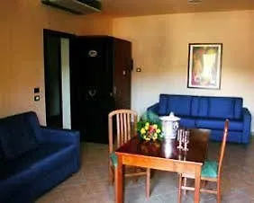 Holiday Palace Nicolosi Otel