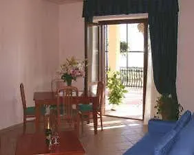 **** Otel Holiday Palace Nicolosi İtalya